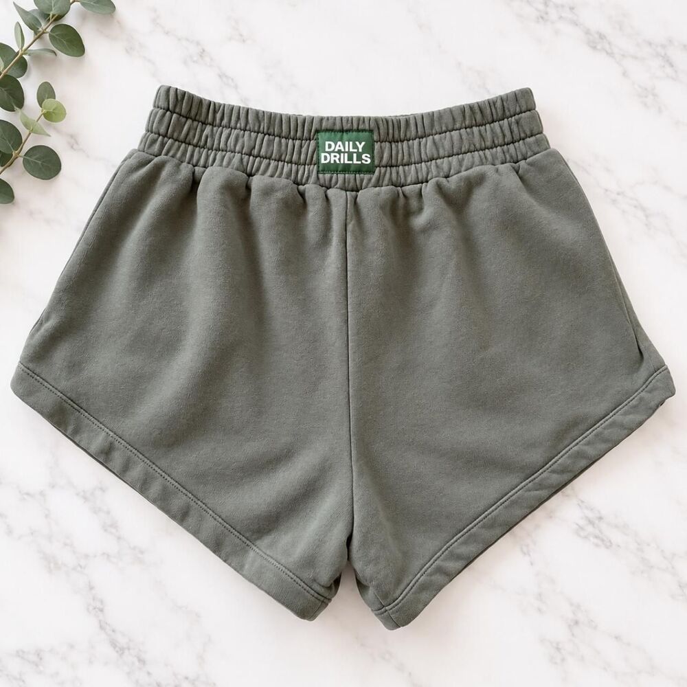 Daily Drills army green cotton shorts in XS/S